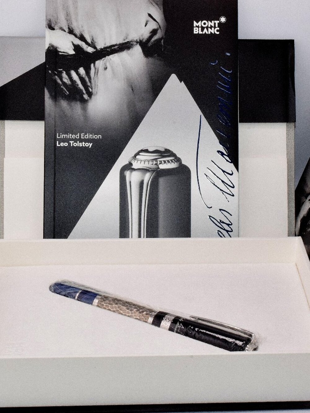 MONTBLANC Leo Tolstoy Writers Edition Rollerball 111051